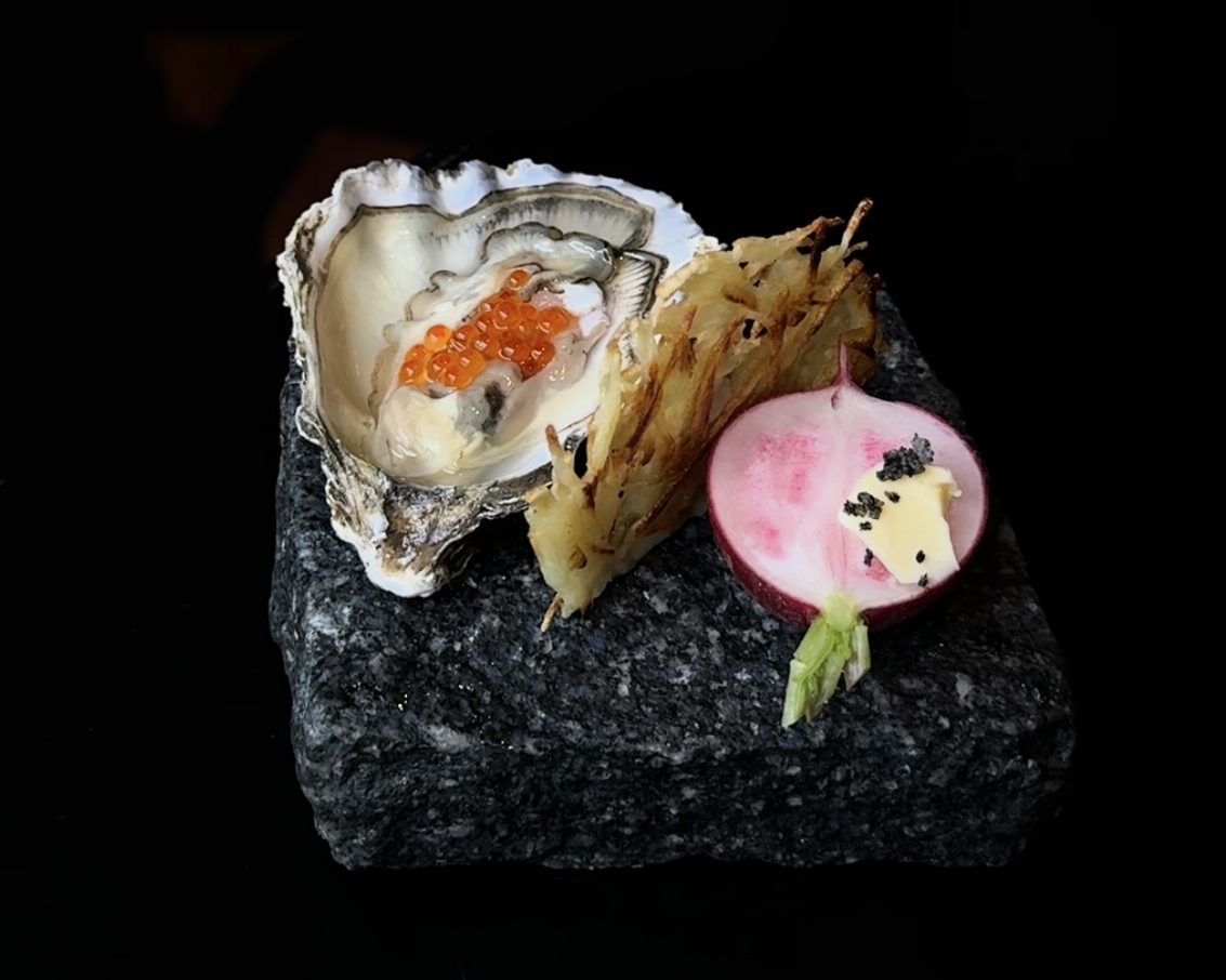 Oyster with roe, lotus root and radish at MUSGO, fine dining presentation